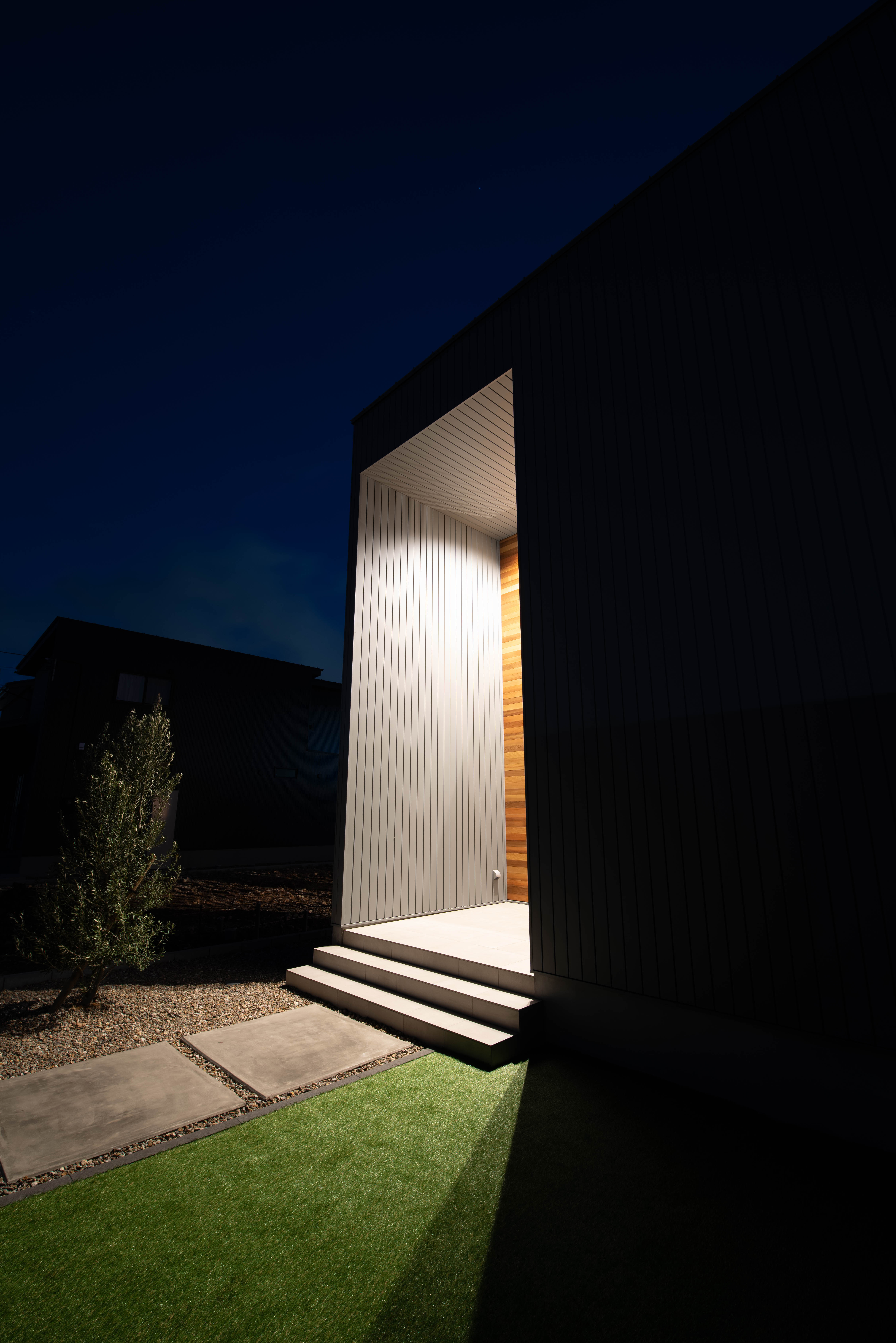 ガルバリウム鋼板　ライトアップ