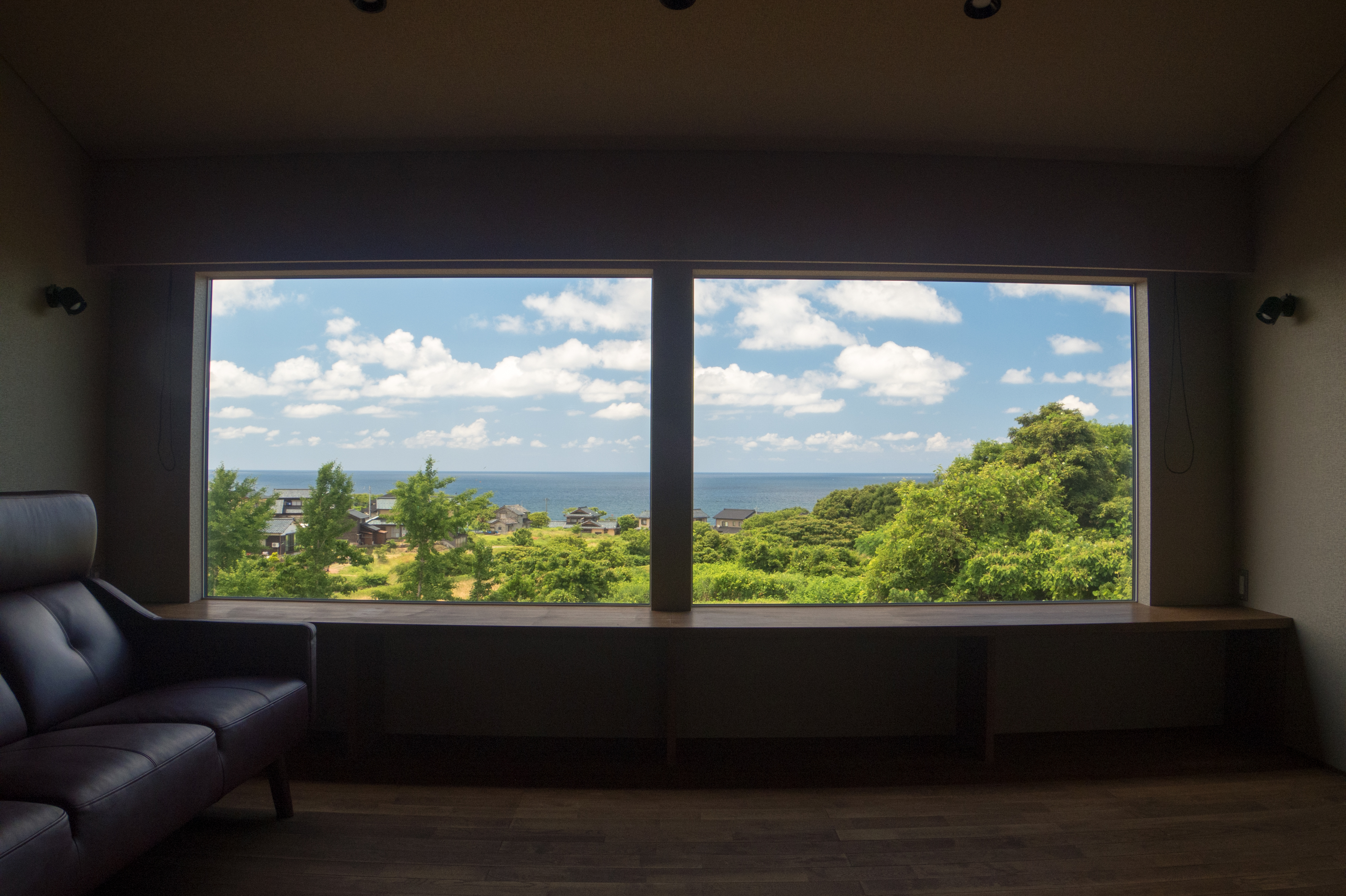 海の見える家　海と緑