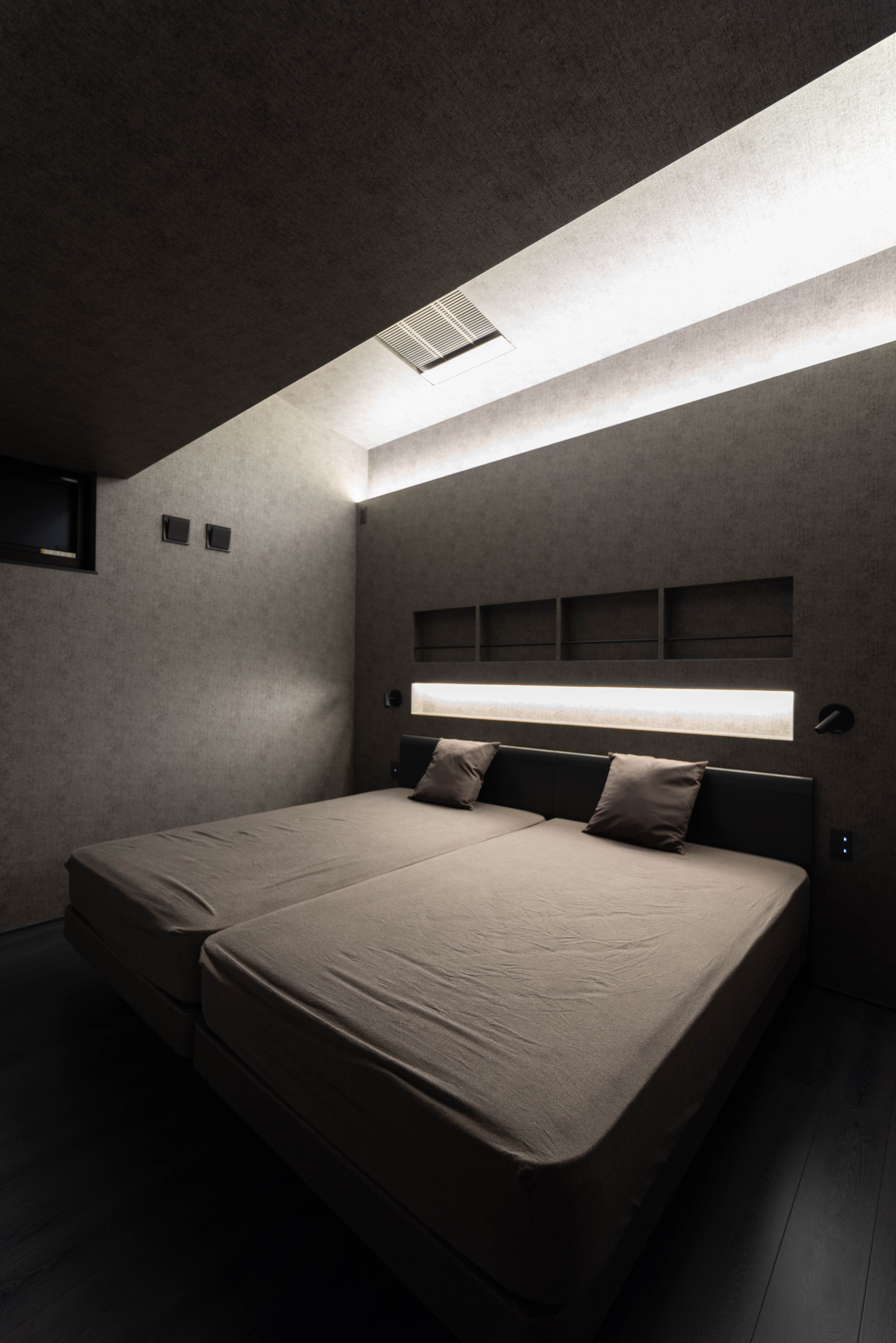 セミダブルを並べた寝室