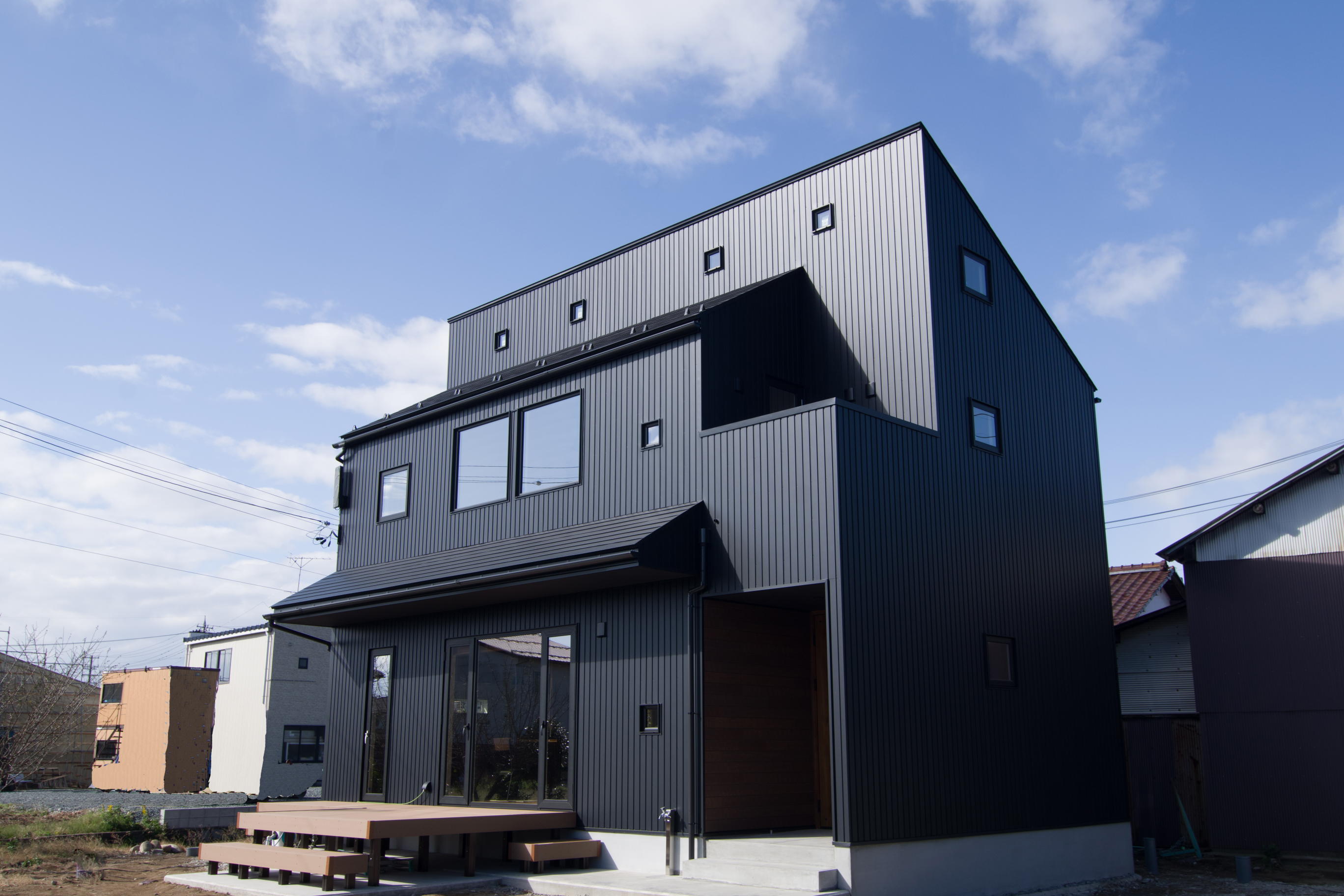 ブラック外壁事例1(1) ブラックガルバの家1