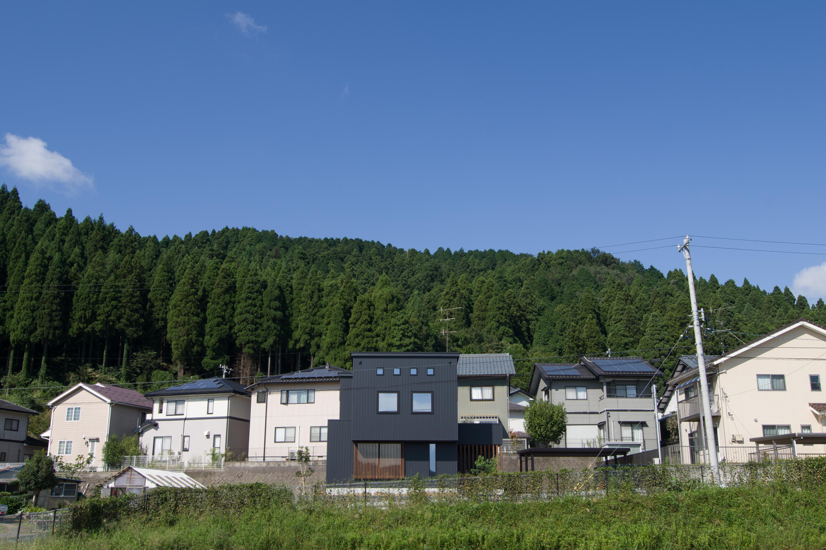 事例3の遠景(1) ブラックガルバの家3