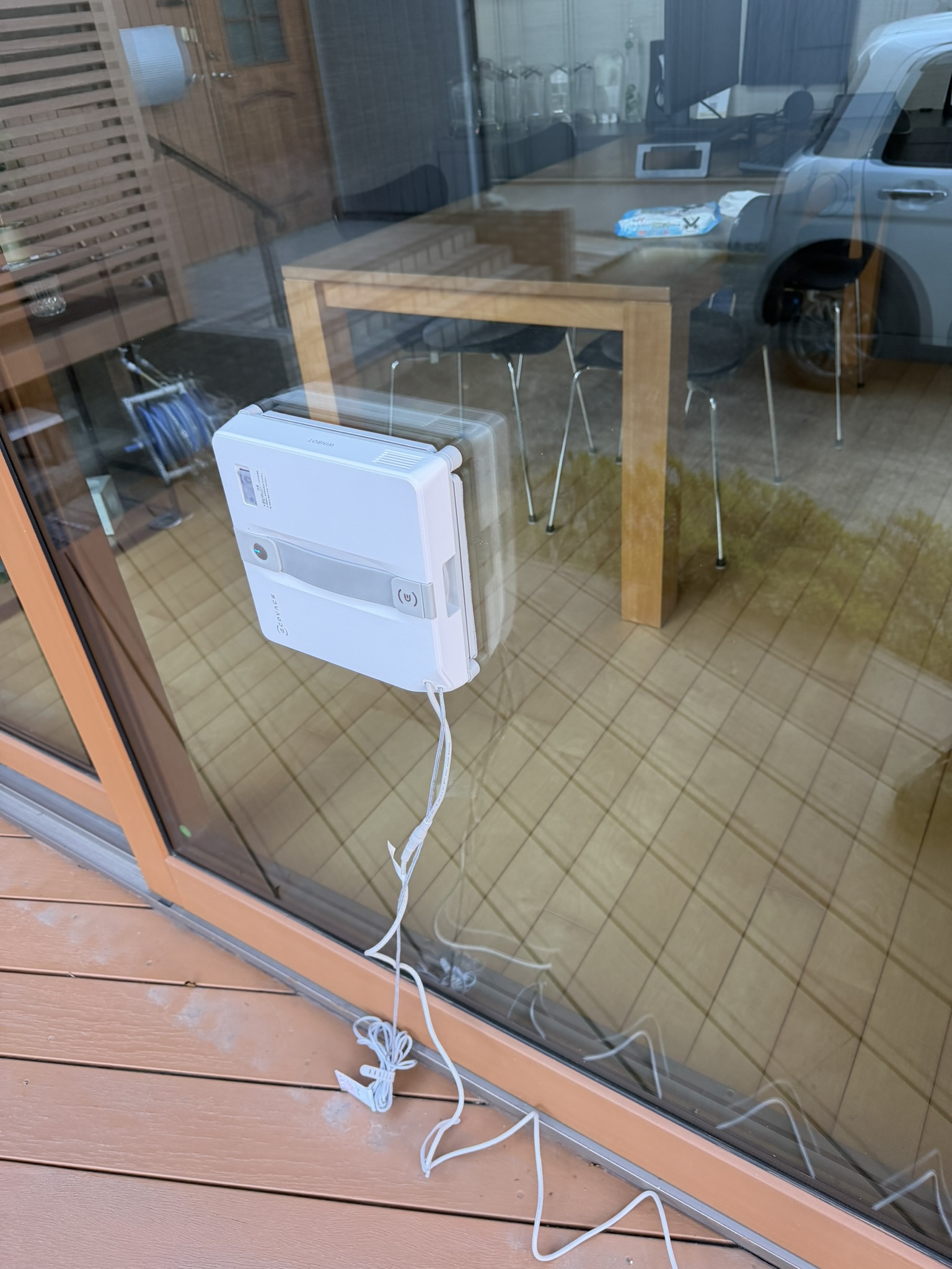 窓ふきロボット