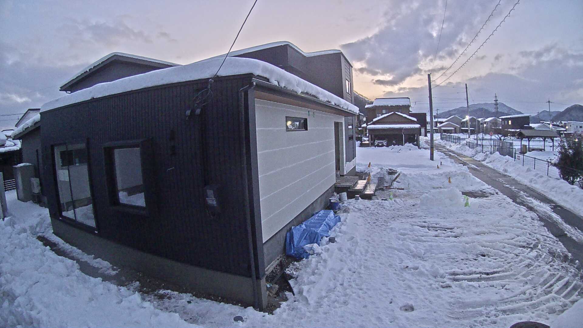除雪後の動線づくり（車両が増える前のひと手間）