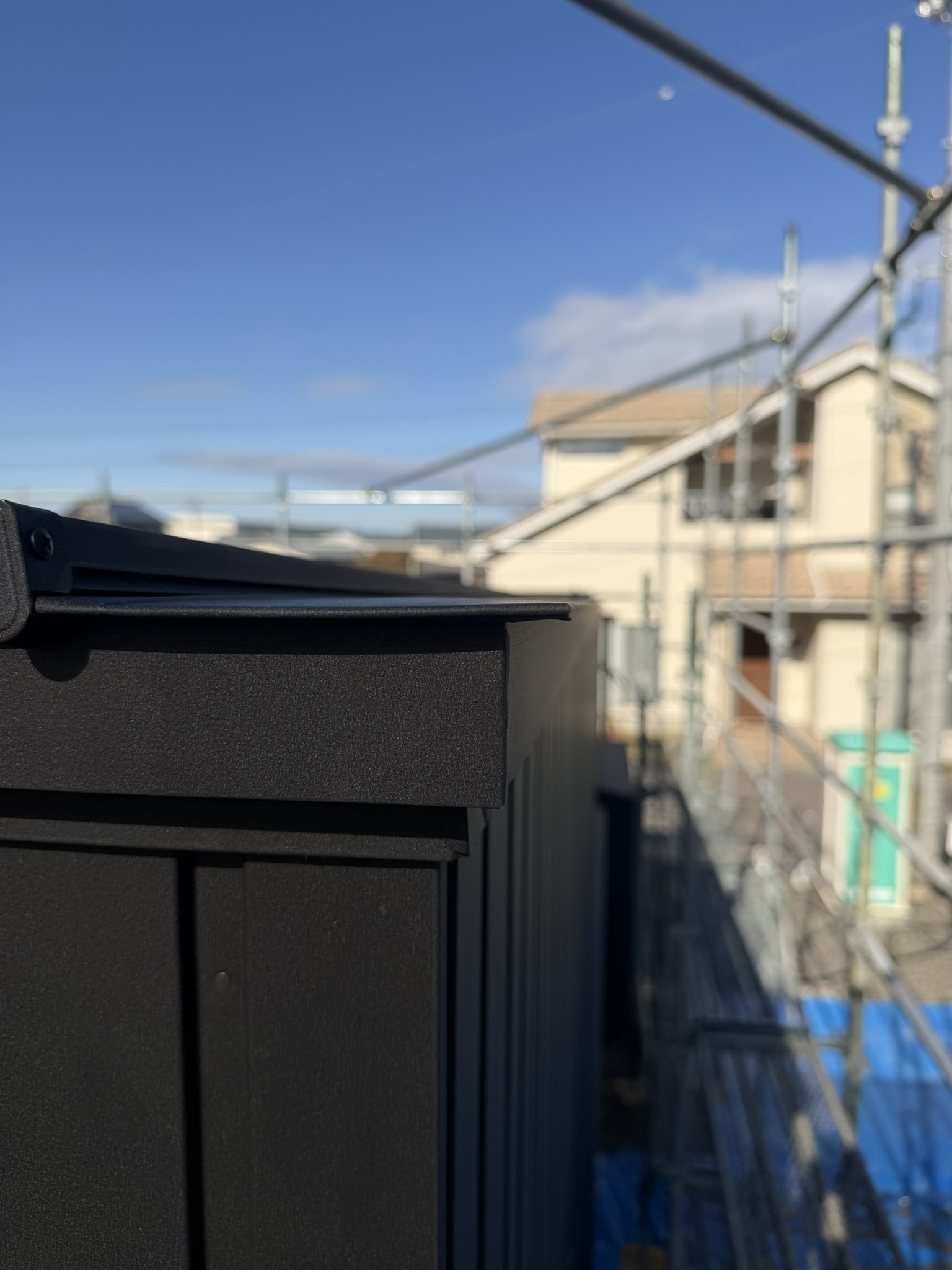 屋根端部のつかみ