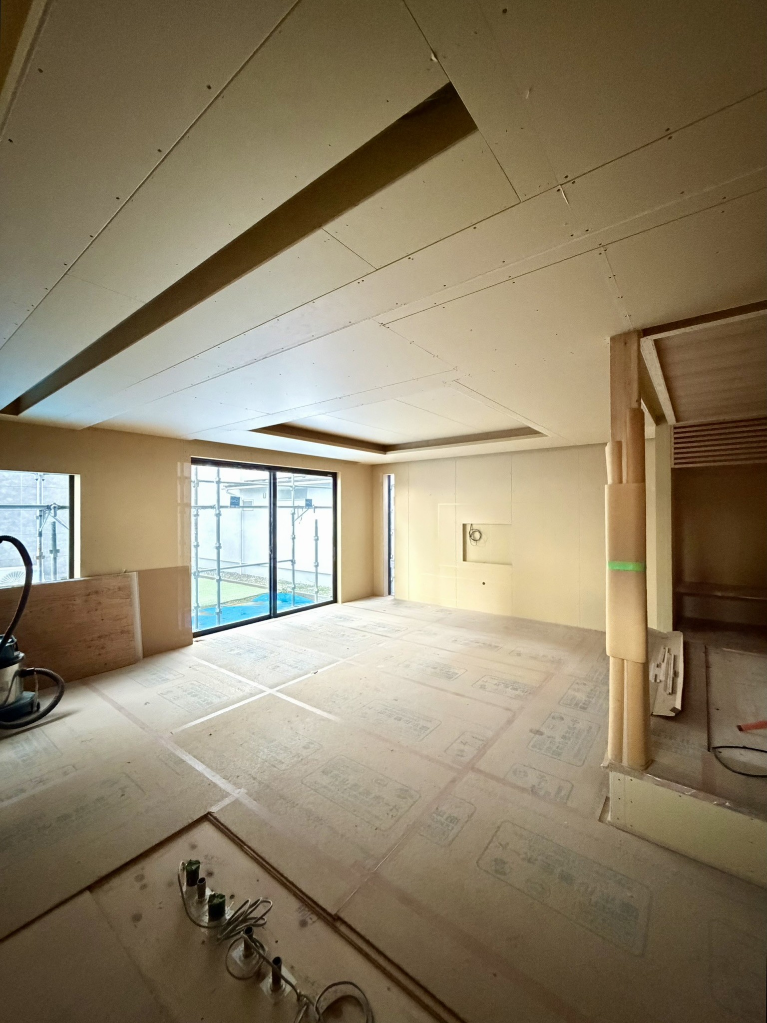 大工工事が完了、各納まりも最終チェック。