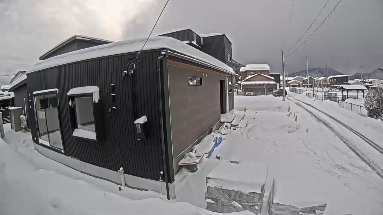 寒波の合間を見て、現場も安全第一で段取りしていきます。