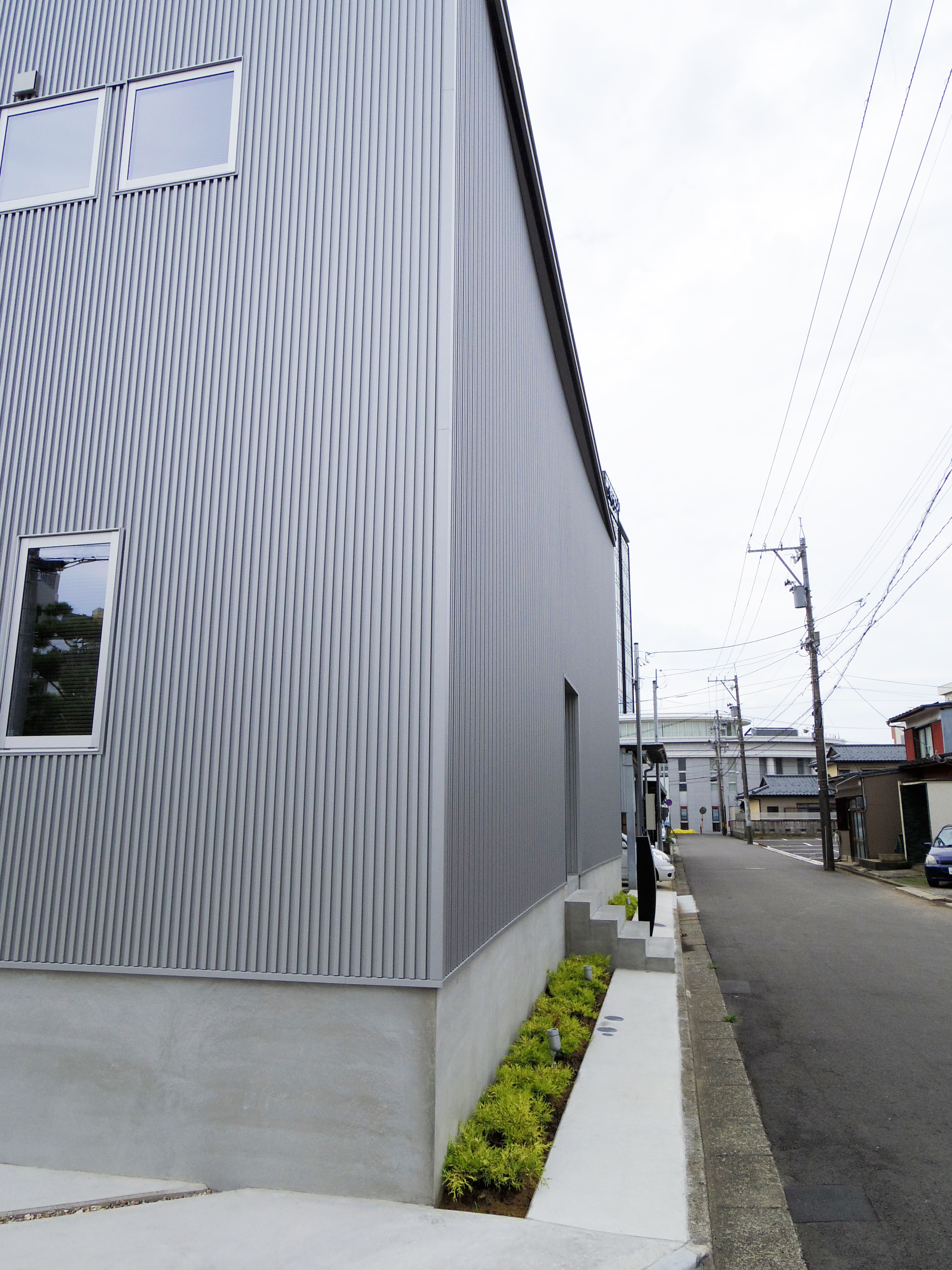 曲面のついた外壁