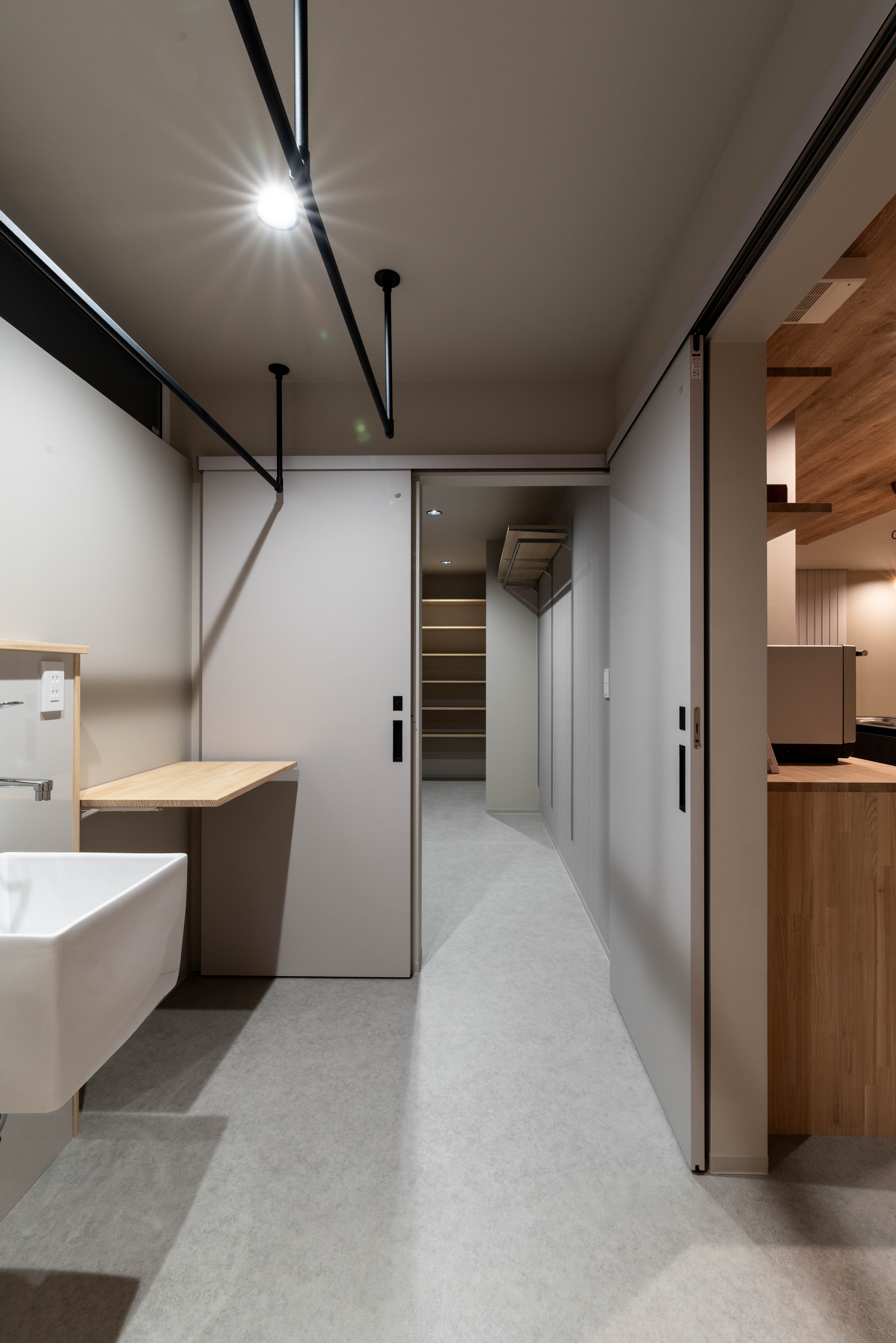 廊下や脱衣室の“ヒヤッ”が減ると、毎日が変わります。