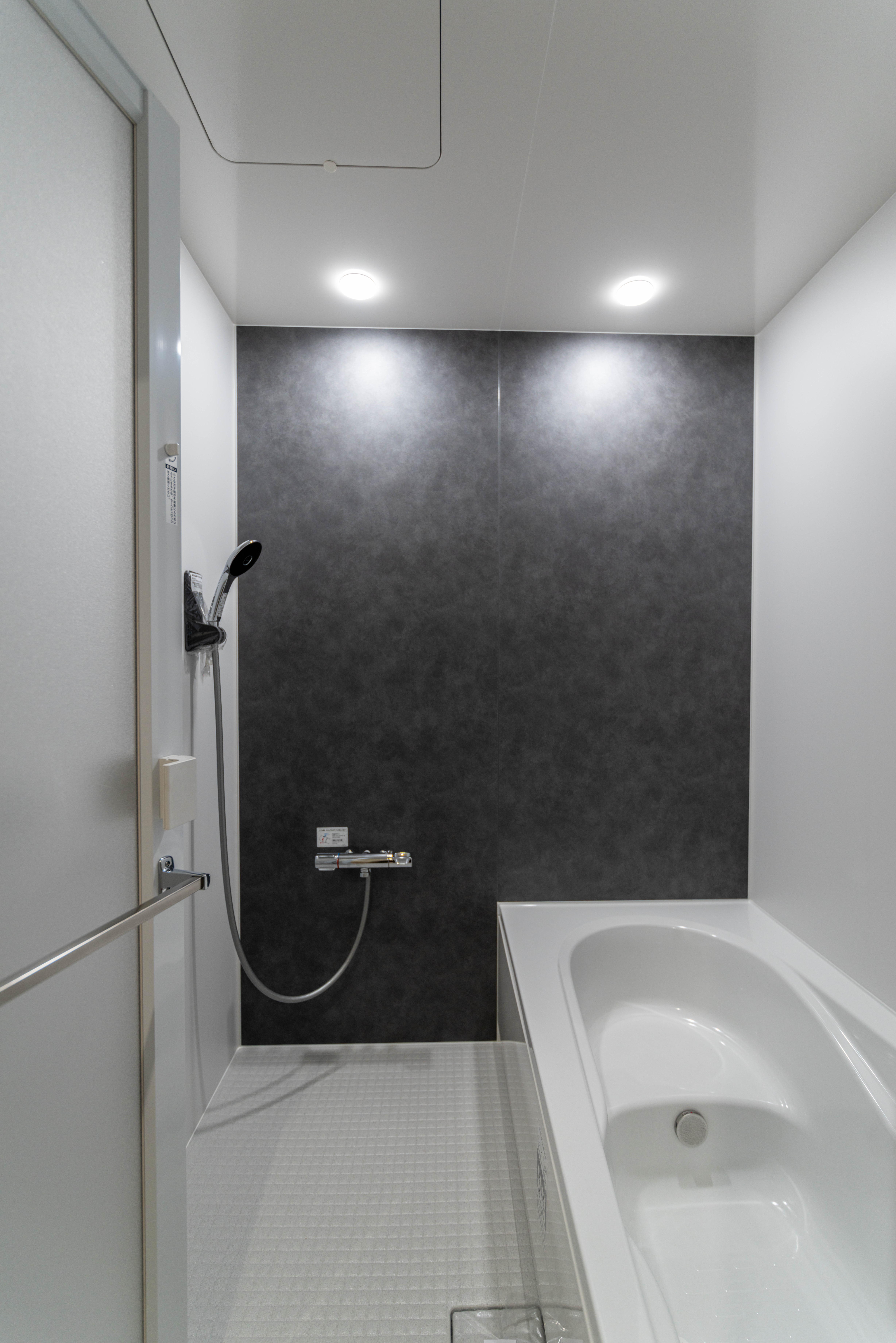 断熱性と掃除のしやすさにも配慮したシンプルな浴室です。