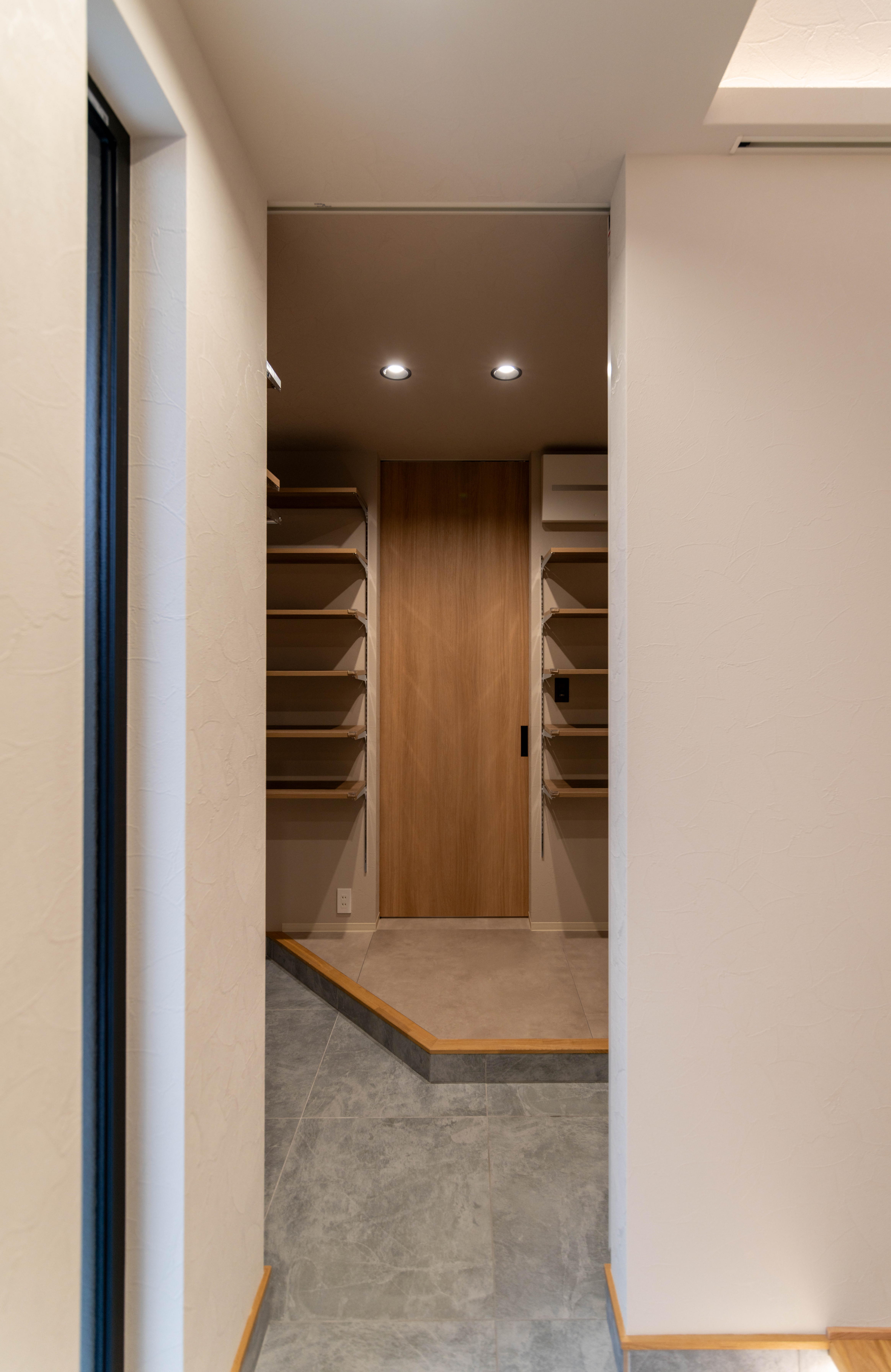 _IMG6511-1(1) エントランスからシューズクローク