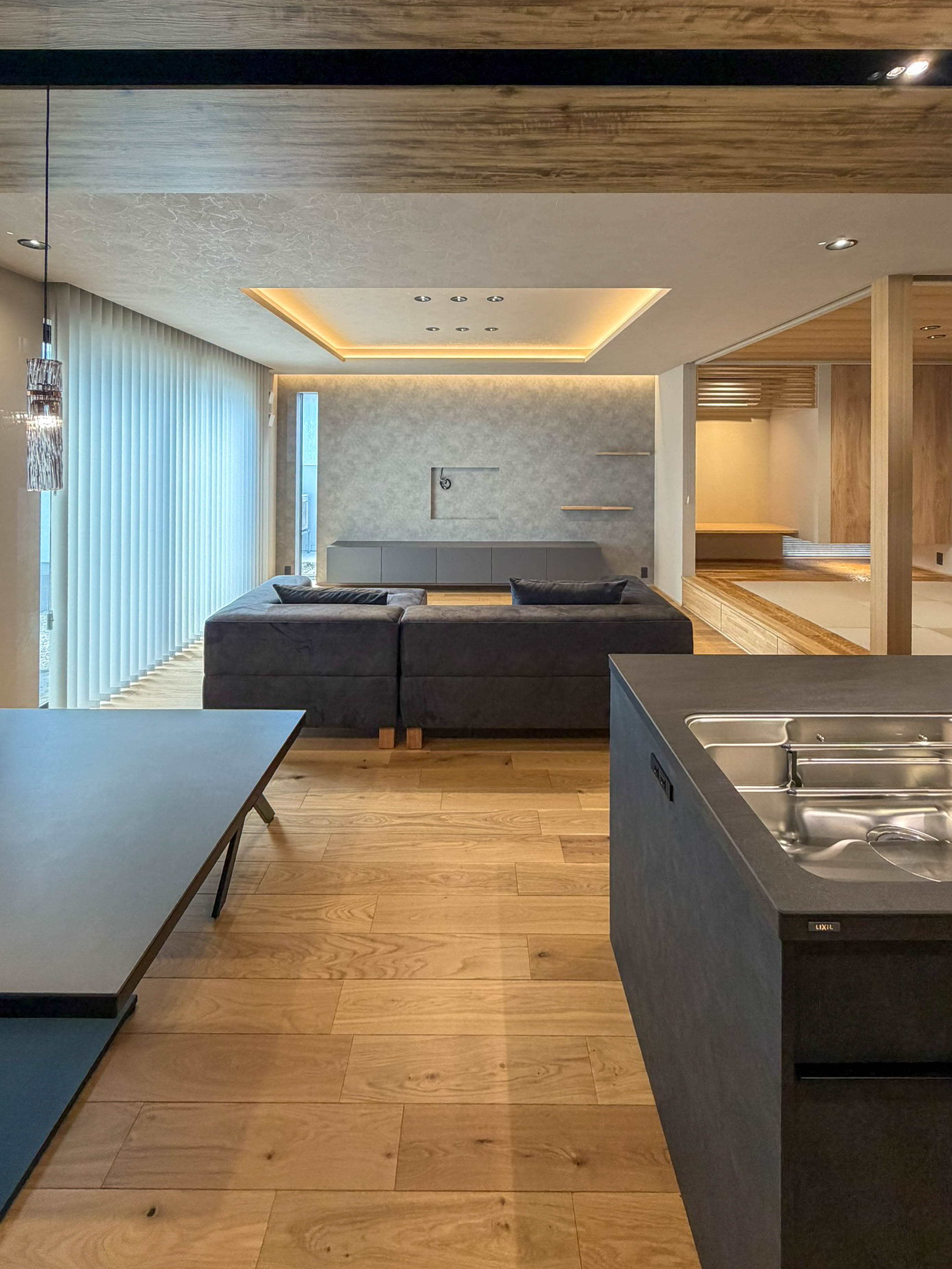 IMG_4040-1 間接照明がつくる、LDKの落ち着き。