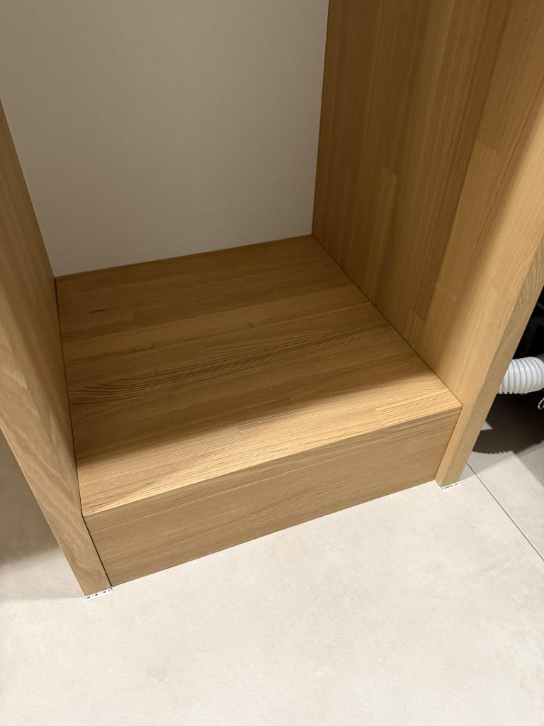 木目を合わせて、空間になじむよう丁寧に仕上げました。