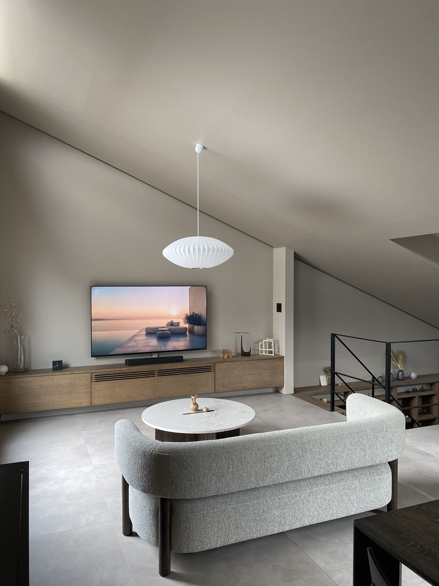 モデルルーム　LDK　昼