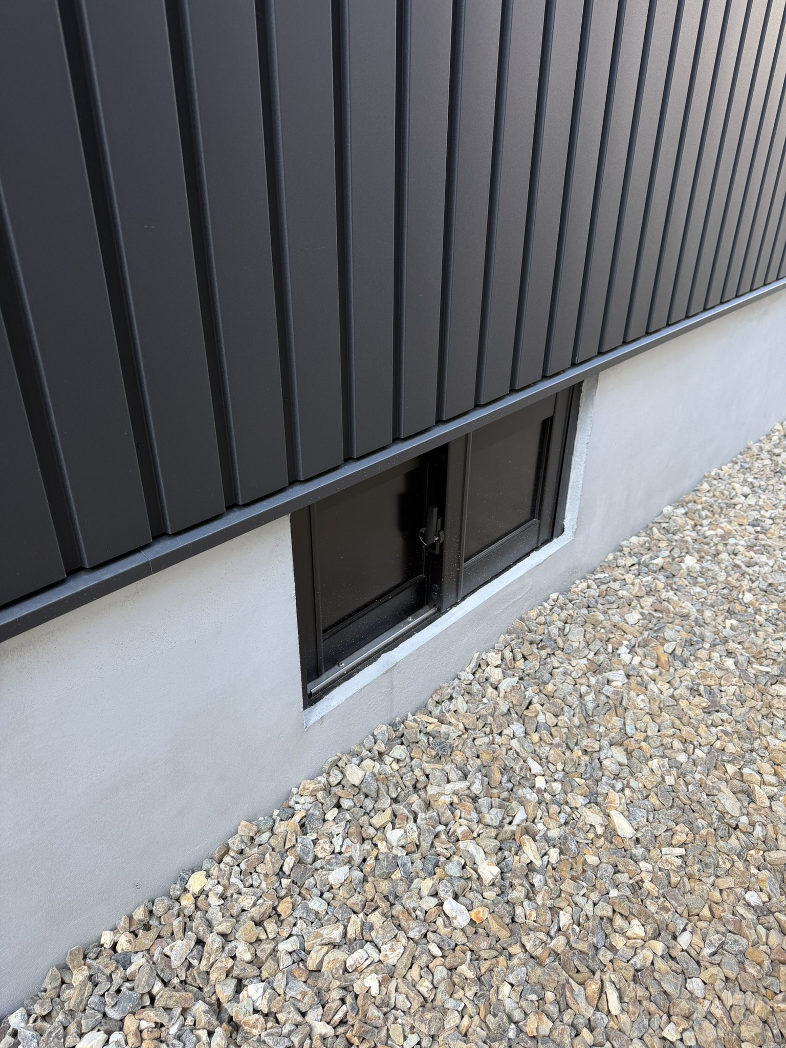 外から入れる床下点検口は、万が一の確認や清掃にも役立ちます。