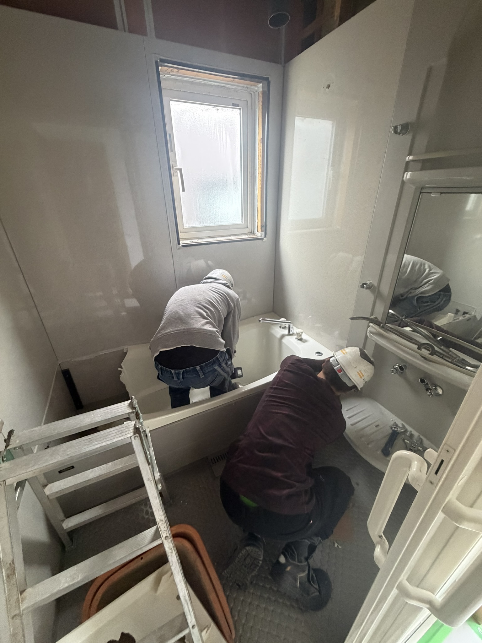 IMG_5317 ユニットバス解体中