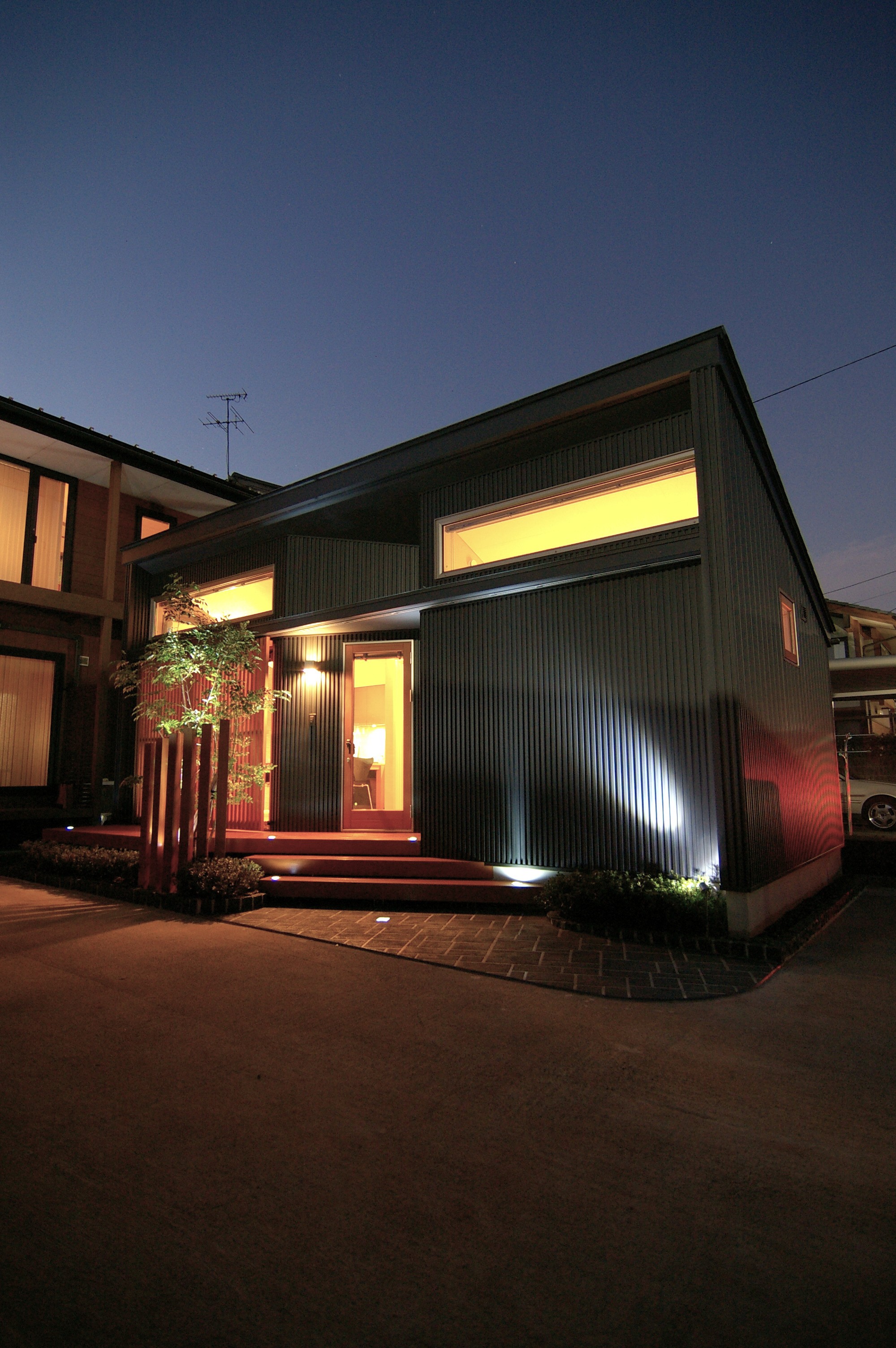 LCDO-LiUp ライトアップまで含めた完成度で締める